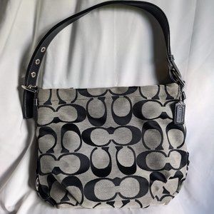 Authentic Coach signature duffle 2011